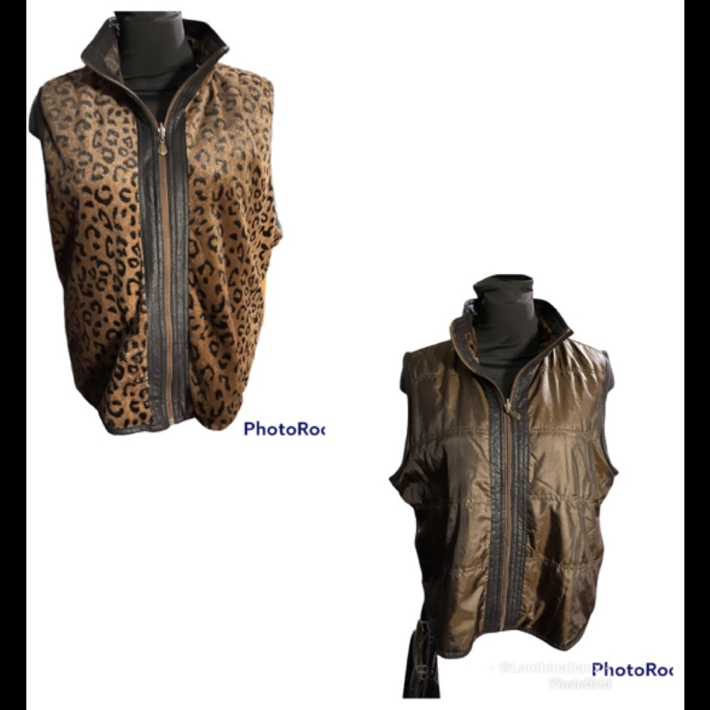 Activology Womens reversible vest EUC